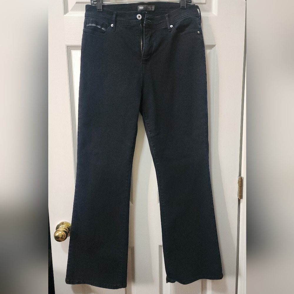 Classic Black Levi Women's Jeans